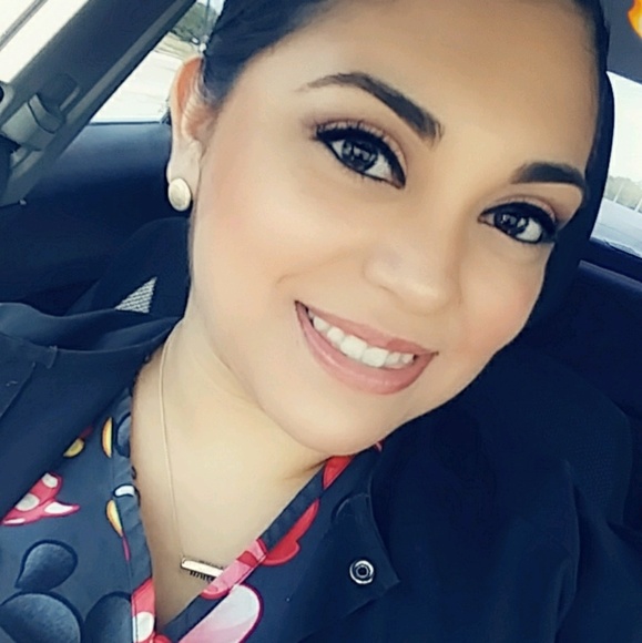 Meet your Posher, Tracee - Picture 1 of 1